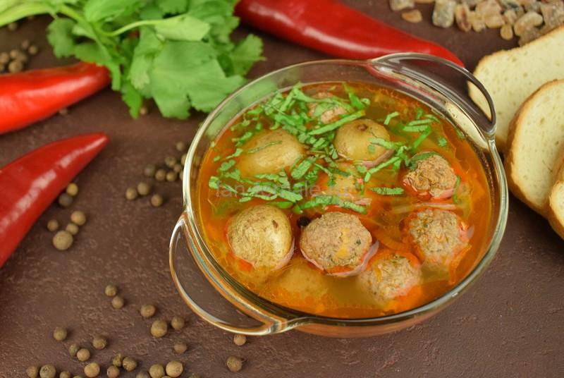 Суп с молодой картошкой и говяжьими фрикадельками