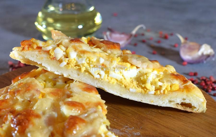 Пиццетта с курицей и яйцом