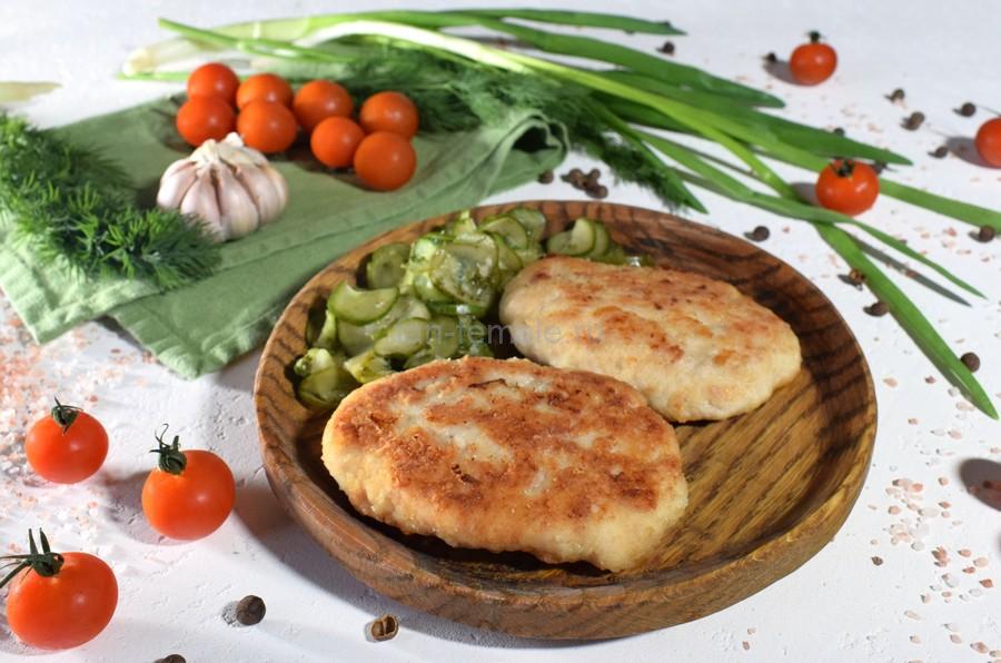 Куриные котлеты с моцареллой