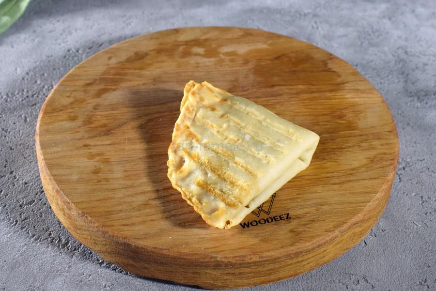 Приготовление блинов гриль с говяжьим фаршем и сыром, шаг 10