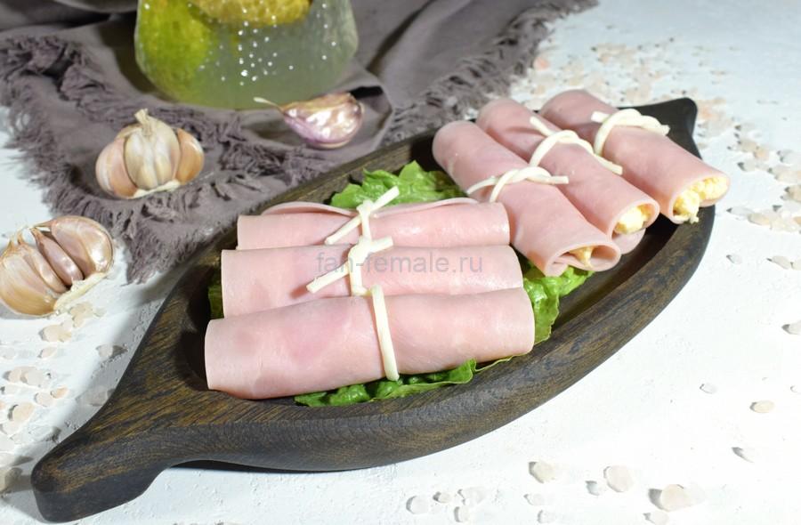 Витки из ветчины с сыром, чесноком, майонезом