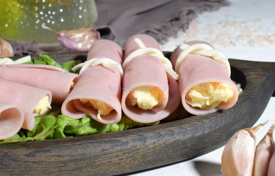 Витки из ветчины с сыром, чесноком, майонезом