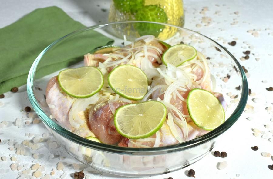 Приготовление голени, маринованной луком и лаймом Приготовление голени, маринованной луком и лаймом
