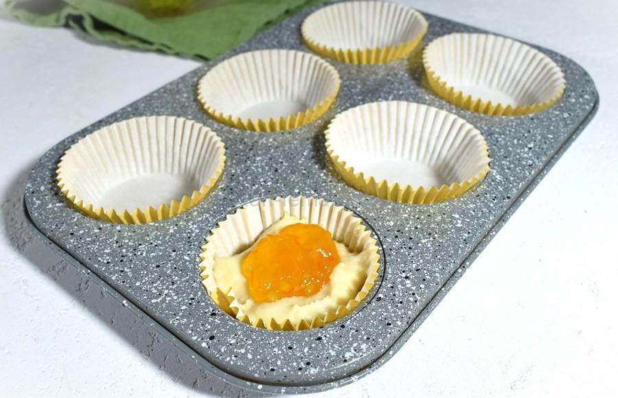 Приготовление маффинов с апельсиновым джемом, шаг 3