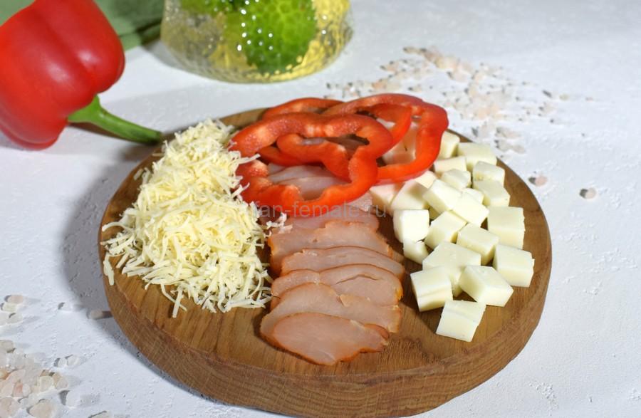 Приготовление пиццетты с копченой курицей и сладким перцем, шаг 1 Приготовление пиццетты с копченой курицей и сладким перцем, шаг 1