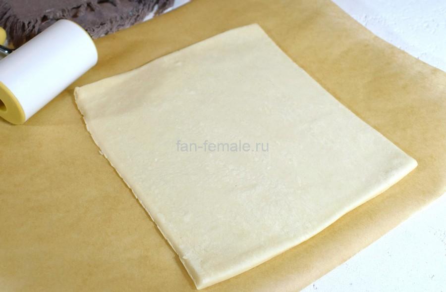 Приготовление слойки с моцареллой, свининой, майонезом, шаг 3