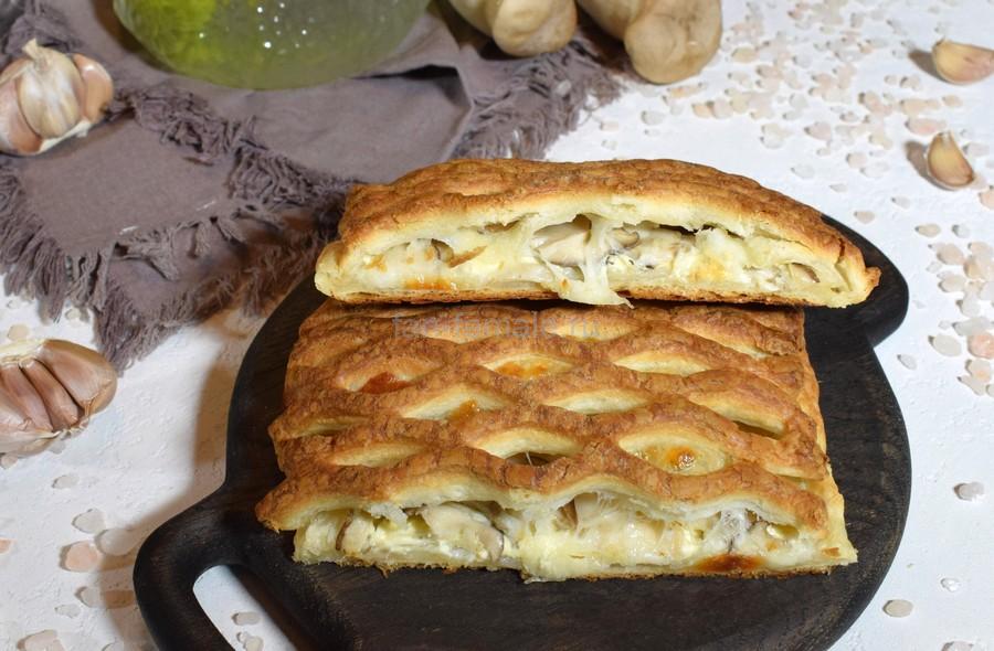 Слойка с эрингами, моцареллой, майонезом