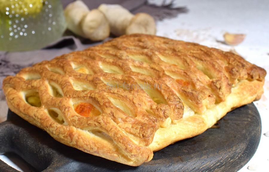Слойка с эрингами, моцареллой, майонезом