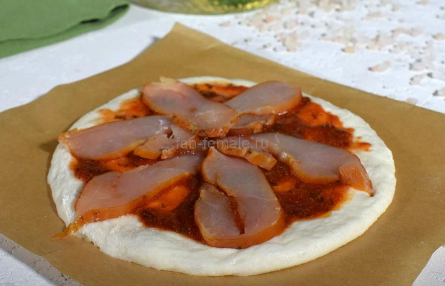 Приготовление пиццетты с копченой курицей и каперсами, шаг 5