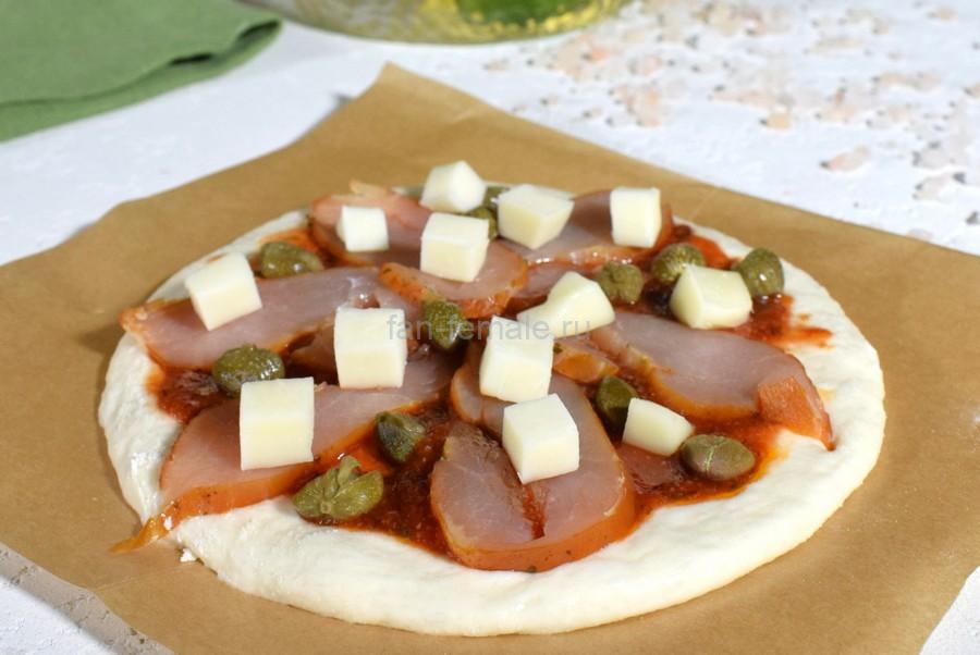 Приготовление пиццетты с копченой курицей и каперсами, шаг 7