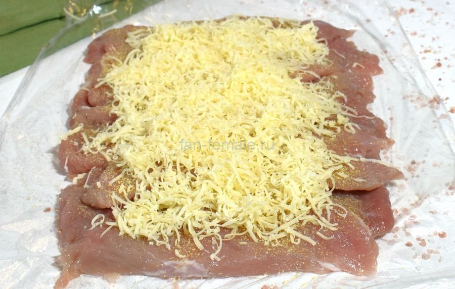 Приготовление рулета из свиного окорока с сыром и базиликом, в шпиге, шаг 4
