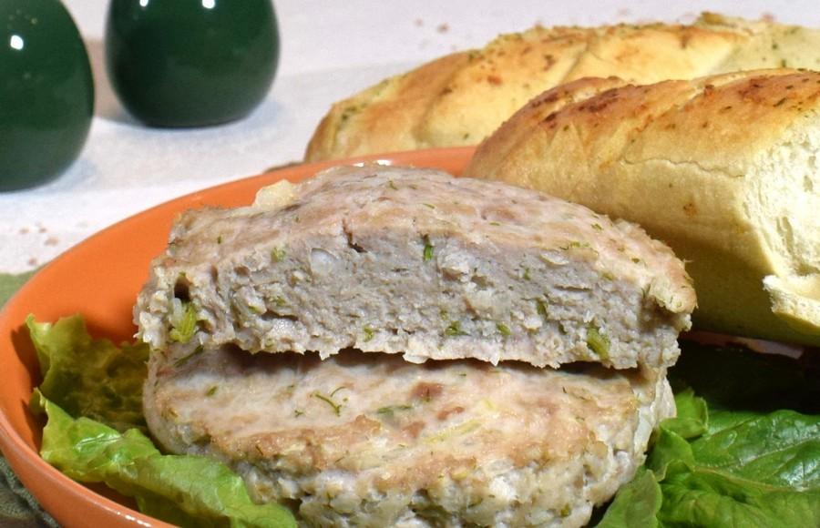 Печеные рубленые котлеты из свинины с чесноком и укропом