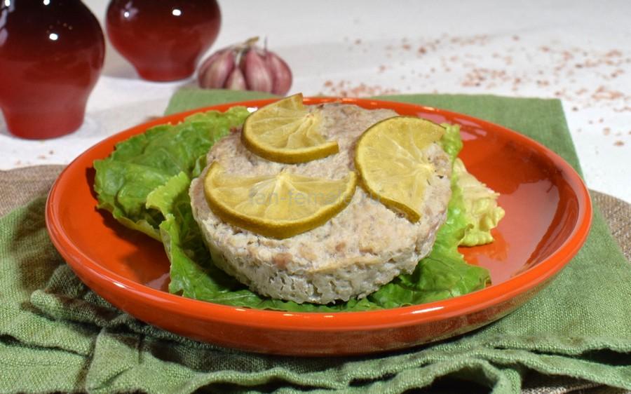 Печеные рубленые свиные котлеты с лаймом и чесноком