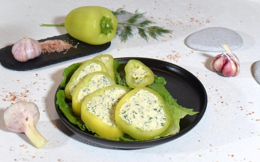 Перцы с сыром, чесноком, укропом