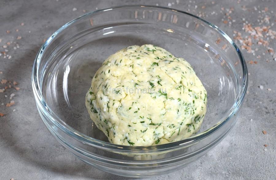 Приготовление сырных шариков с черри и укропом, шаг 2