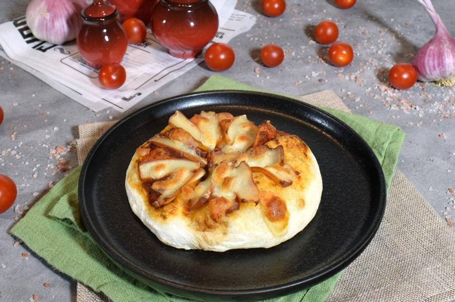 Пиццетта с копченым кальмаром