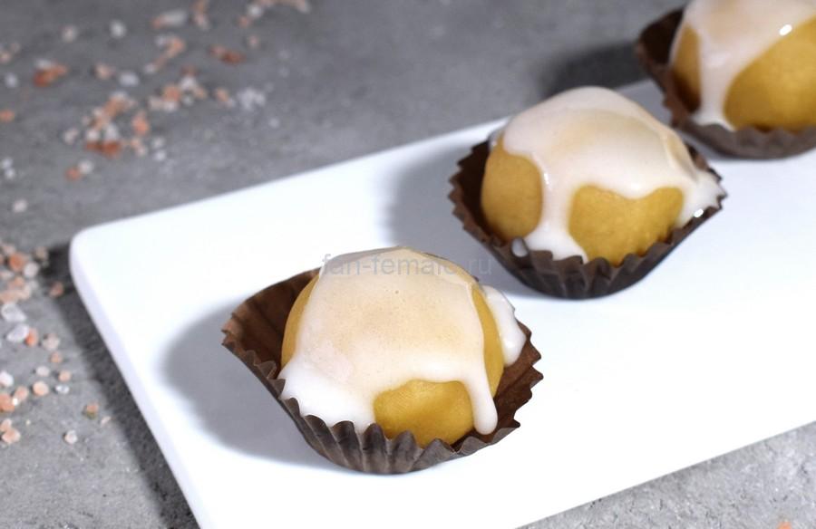 Приготовление крошковых пирожных с кокосовой сгущенкой и глазурью, шаг 4