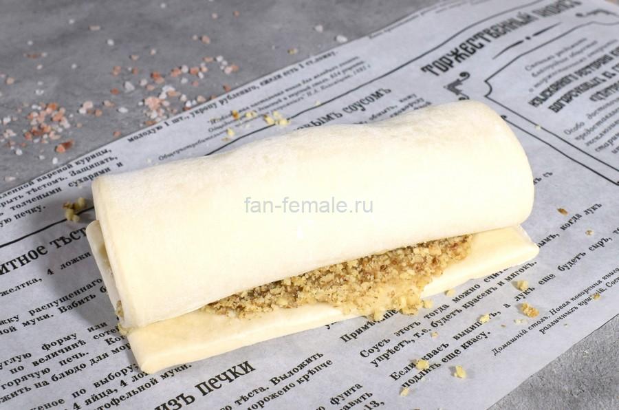 Приготовление слоеных улиток с медом и грецкими орехами, шаг 4