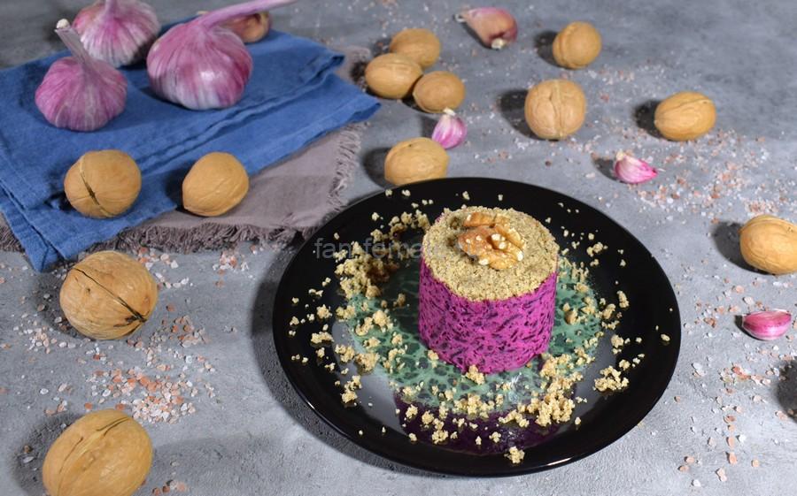 Свекла с чесноком, грецкими орехами, майонезом