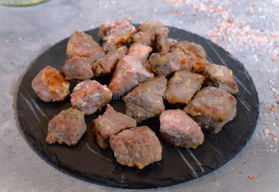 Приготовление щей с цветной капустой, говядиной, свининой, шаг 1
