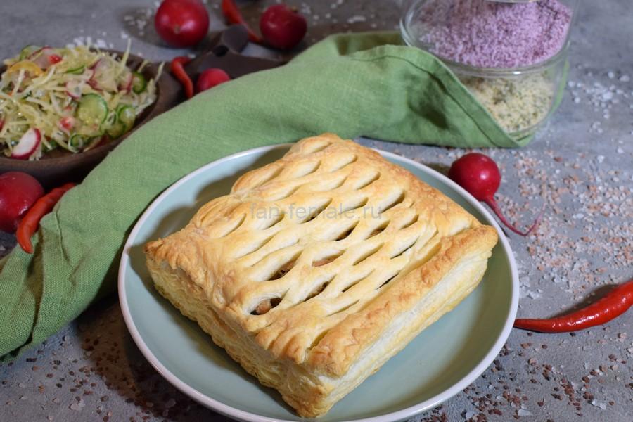 Слойки с курицей, шампиньонами, базиликом